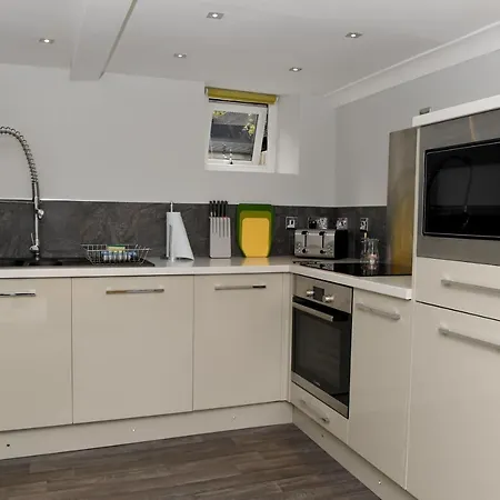 Apartamento Garden Mews - 2 Double Bedrooms - *