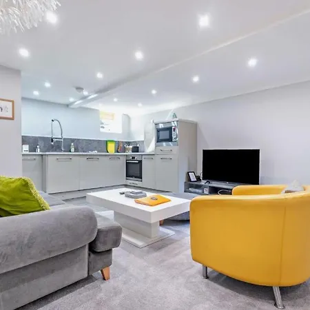 Garden Mews - 2 Double Bedrooms - * Harrogate