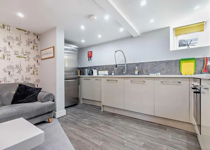 Garden Mews - 2 Double Bedrooms - Harrogate